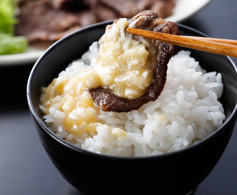 ねぎ塩レモンだれの牛たん焼き