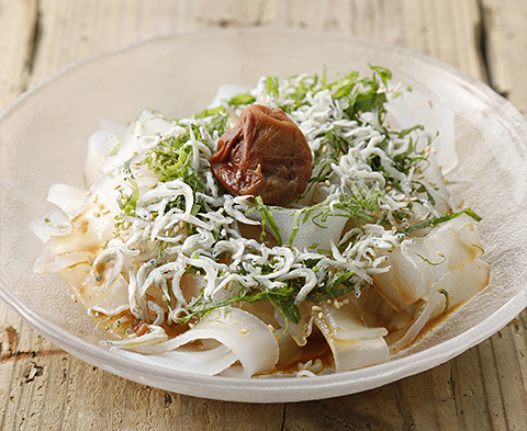 平太春雨でめんつゆと梅しらすの冷やし麺風